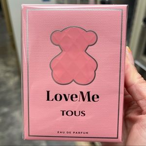 Tous Love Me